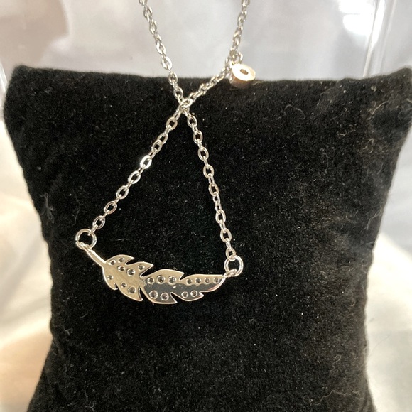 Silver leaf necklace - Picture 3 of 3